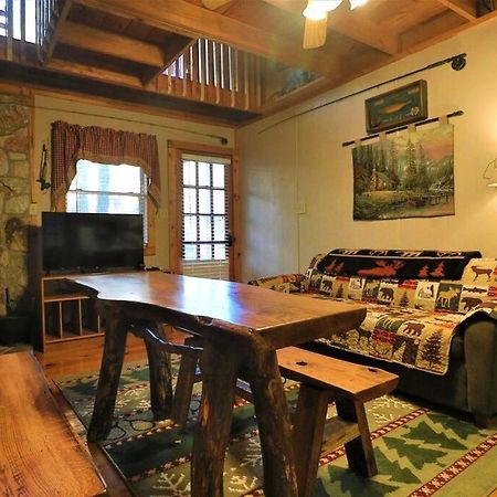 Cute Cabin Creek & Firepit #12 เฮเลน ภายนอก รูปภาพ