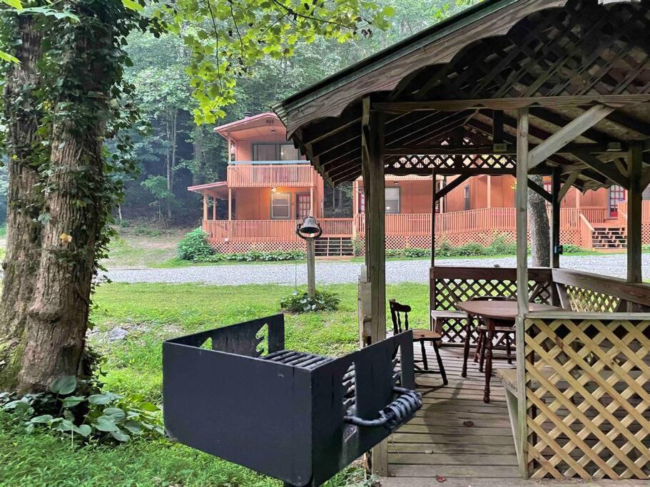 Cute Cabin Creek & Firepit #12 เฮเลน ภายนอก รูปภาพ